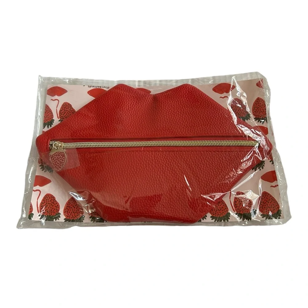 SALE Bouffants & Broken Hearts Sephora Berry Kissable Brush Set Ltd Edition NWT - Picture 8 of 10